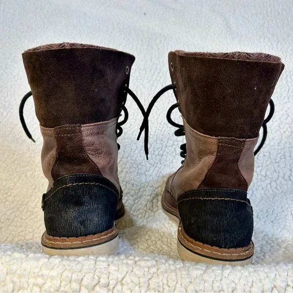 Rugged Men's Leather Lace-Up Boots - Picture 4 of 11